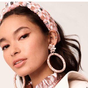 Lele Sadoughi BLUSH WALLFLOWER HOOP EARRINGS